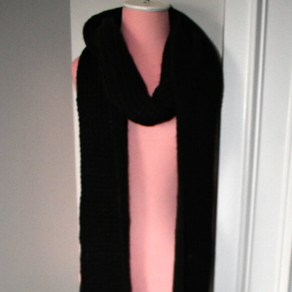 Anna & Ava Colored Fringe Knit Oblong Scarf in Black # DSB2209BLK NWT - Picture 1 of 4